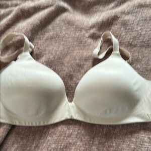 Victoria secret wireless Elegant Cream Bra